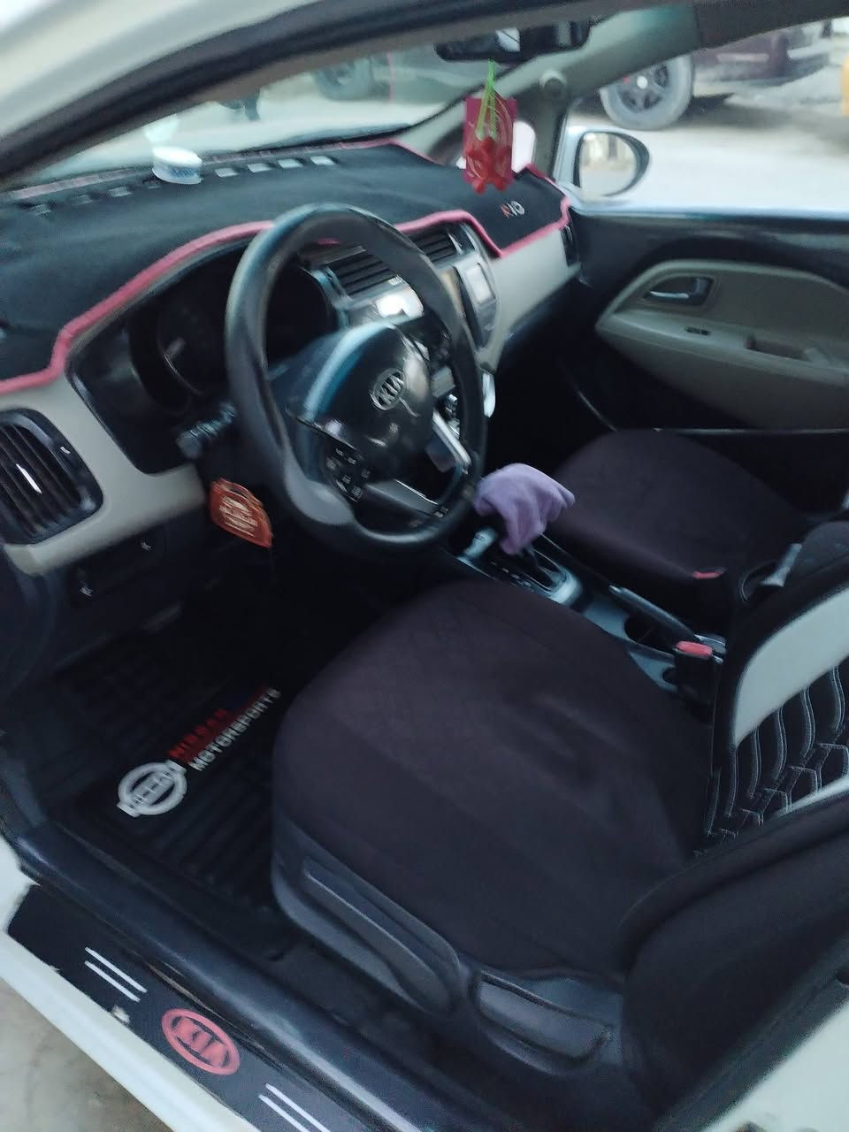 السلام عليكم سياره كيه ريو لبيع مديل ٢٠١٢ محرك ١٤٠٠ السعر ٨٠ بيه مجال بسيط  العنوان بغداد البياع التراث  رقم الهاتف بي واتساب   ***********
