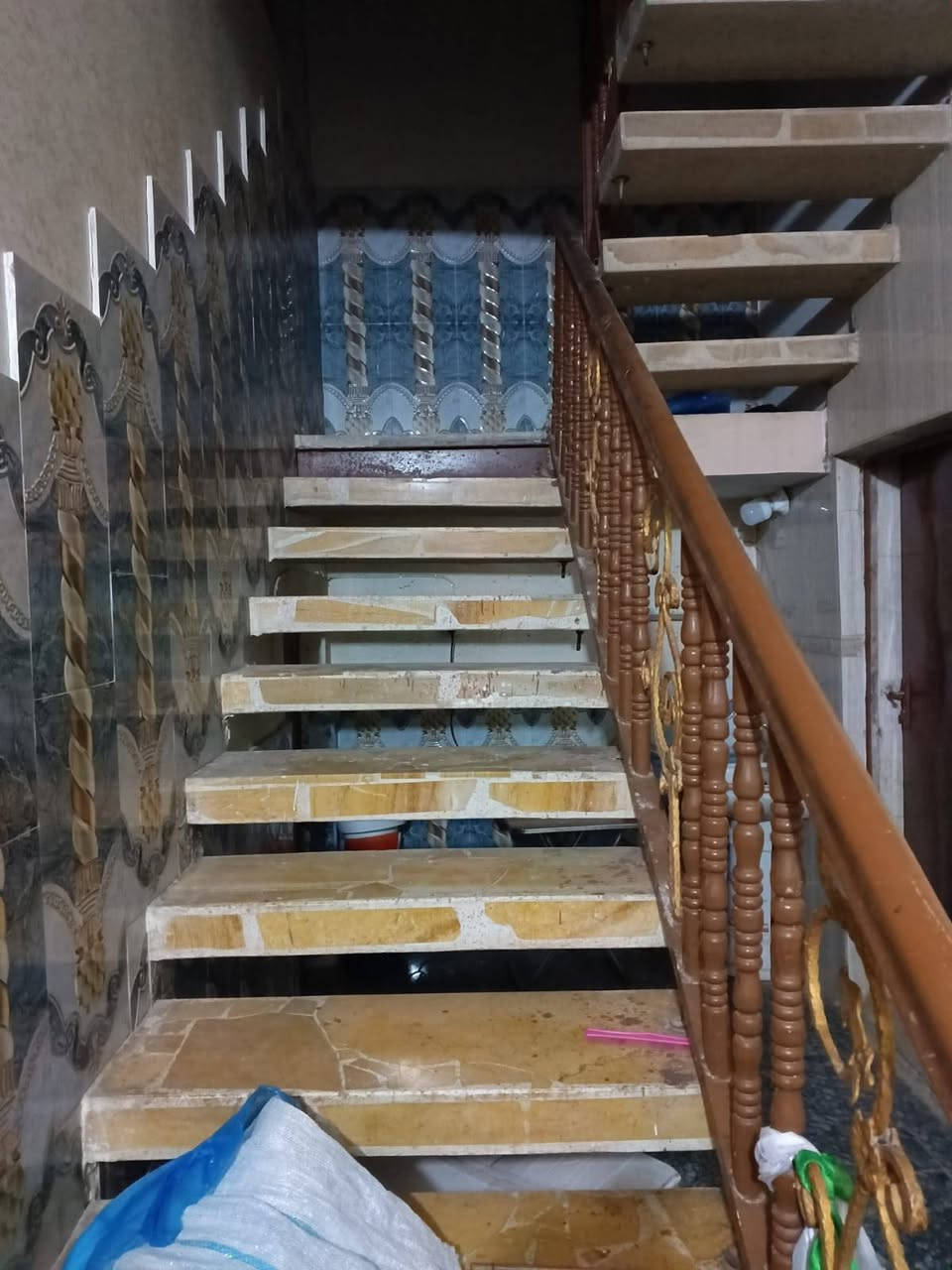 دار سكن طابق واحد عكاده حي الزهراء للاستفسار مكتب ياسين للعقار ***********/السعر 120
