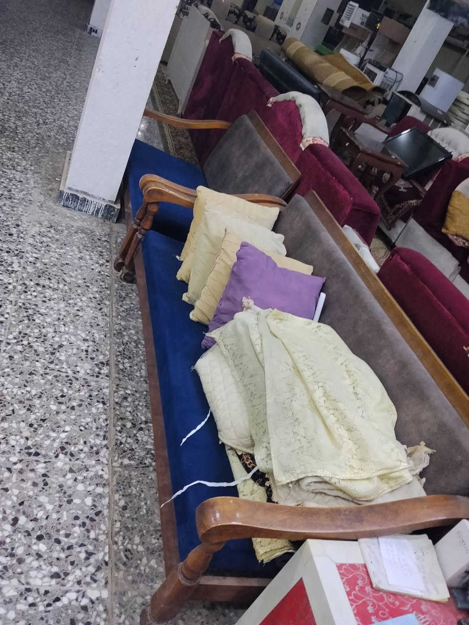 من رخصه الادمن وصلتنه بضاعه جديده في مجمع البركه محاويل قرب المعارض مقابيل محطة غسل فايف تايم وكل ما يحتاجه منزلك متوفر يمنه+تم تخفيض معضم اسعار الغراض وحياكم الله بكل وكت تجونه 

(ملاحظه)اذا عندك غراض تبيعهن او تريد تراوس راسلنه خاص او اتصل ع هذه الأرقام*************--*
