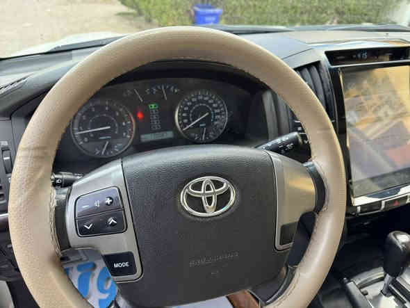 السلام عليكم لاندكروز 2011  محرك v6سلندر  السعر ٢٩٠
مكان السياره بغداد القاهرة   ***********
