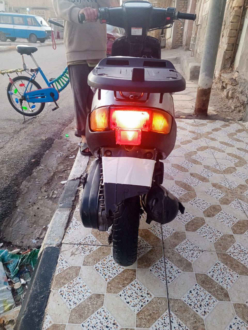 السلام عليك دراجه ستين بتر دراجه نضيف بس مجفت  مكينته نعم مكاني ناصريه حي الشهداء *********** واتساب السعر 275 وبيه مجال
