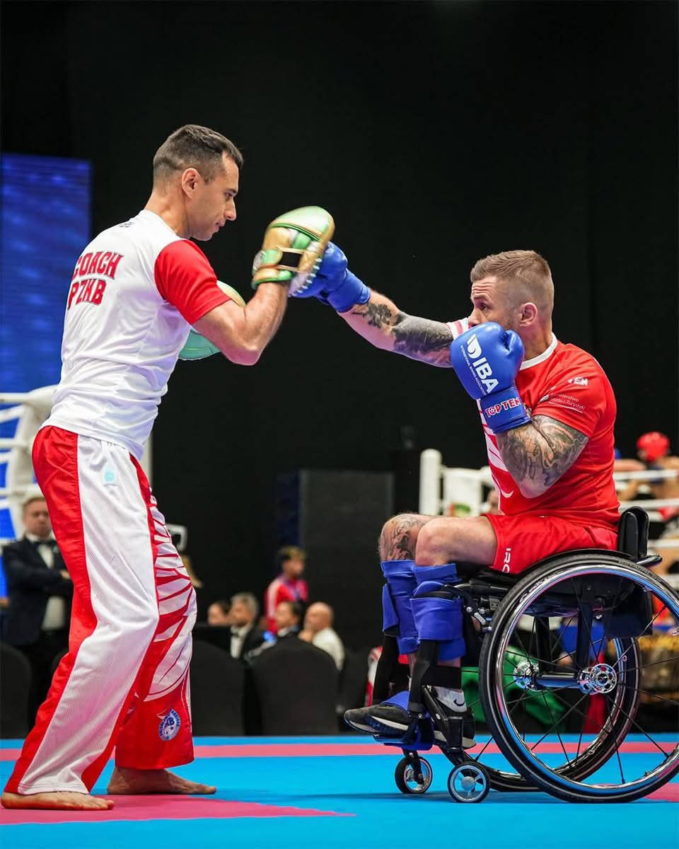 اعلان...
الى عوائلنا الكرام في قضاء الصويرة قاعة ابطال الكيك بوكسنغ تفتح ابوابها الى لاعبين من ذوي حتياجات الخاصه الراغيبن بلتسجيل  في قاعة ابطال الكيك بوكسنغ الواقع مكانها في منتدى شباب الصويرة بقيادة الكابتن المدرب الدولي احمد عايد محمود علماً ان التسجيل (بلمجان ) لدعم طاقاتنه الشبابيه من ذوي الهمم 
الاستفسار 
‏‪0788 676 7170‬‏
والله ولي التوفيق❤
