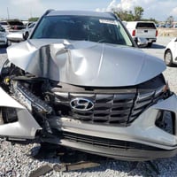 للبيع  هيونداي توكسان 2024 لون سلفر رقم بغداد المواصفات  بصمة  داخل جل...