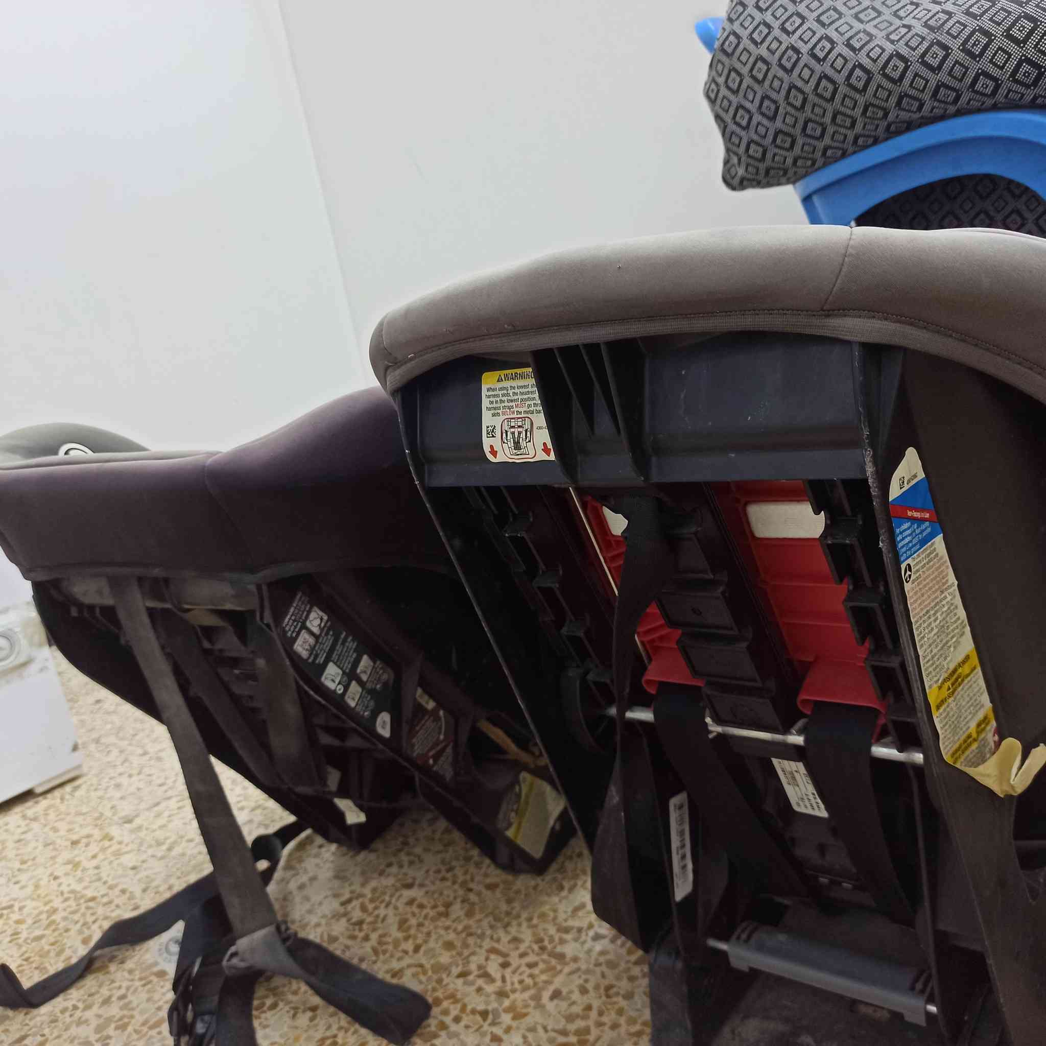 كراسي اطفال لحمايه الطفل
امريكي اجن ويه السياره 
جدد والله اليريدهن سعرهن بلاش اثنينهن ب15 الف وءا ويه التوصيل 20 
مكاني ديوانيه مركز
***********
