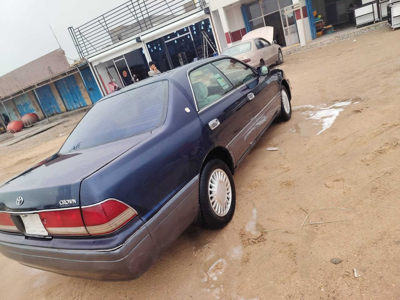 السلام عليكم راس الثور ازرق نيلي
الموديل 1997
مكفوله كص ونقل جثه وعيب شرعي
مكينه وكير فيفتي 3000 جدد
حداده جديده تبريد ثلج 
رقم بصره مشروع وطني تحويل بكل المحافضات
السعر 87 وبيهه مجال للشراي مكاني البصره الزبير 
للستفسار اتصال ***********
