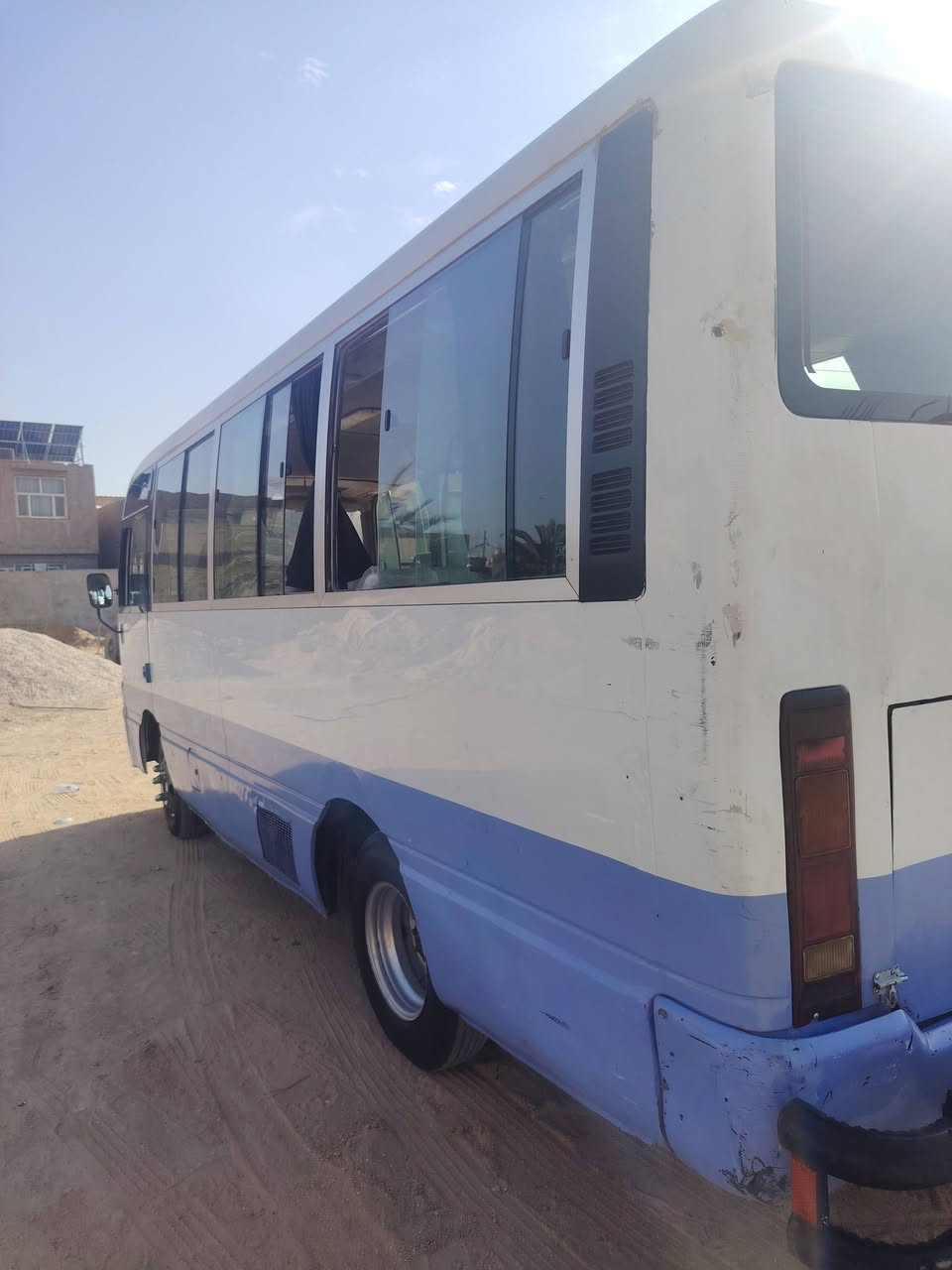 سلام عليكم كوستر نيسان 2002 محور كاز 
السعر 115 رقم الموبيل 
***********
