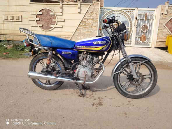 سلام عليكم           عليكم السلام 
عندك دراجه للبيع.         نعم سيفان 
ياموديل                          موديل 23 
شبيه مابيه نواقص.           نقصه شي قليل 
اوراق موجوده.                   نعم موجوده 
وين مكانك                         ديالى الخالص سعديه الشط 
بيش رايده                           425 وبيه مجال للطيبين  المايعجبا السعر لايعلق ولايكسر بحلال العالم 🌎 
دزلي رقمك.                        ***********
