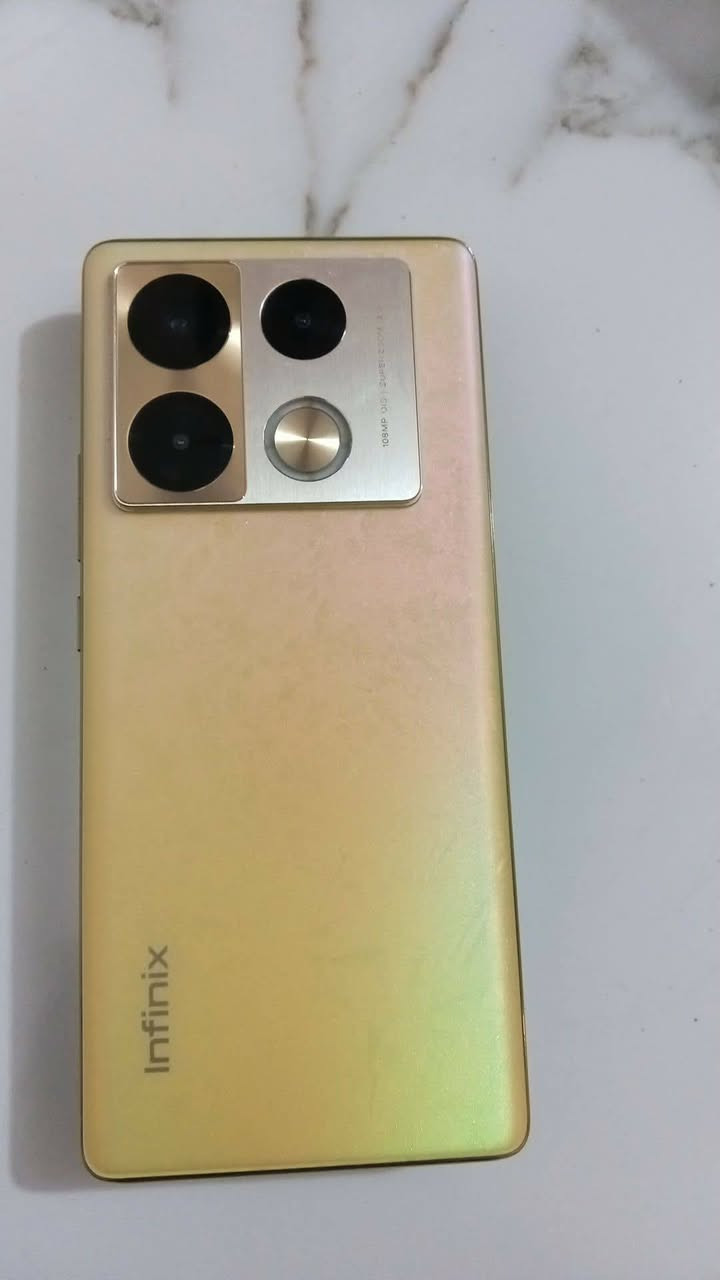 سلام عليكم 
جهاز Infinix NOTE 40 Proاو مراوس 
ذاكره265
بطاريه100
جهاز صاير شهرين من مشتري 
السعر خاص 
المكان الديوانية 
رقم الهاتف ***********
