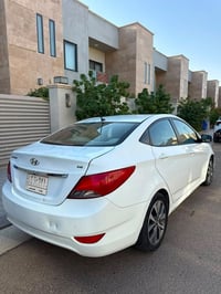 :اكسنت موديل.  ١٦خليجي محرك ١٦٠٠ماشيه ١٠٥كم رقم بغداد باسمي  فول مواصف...
