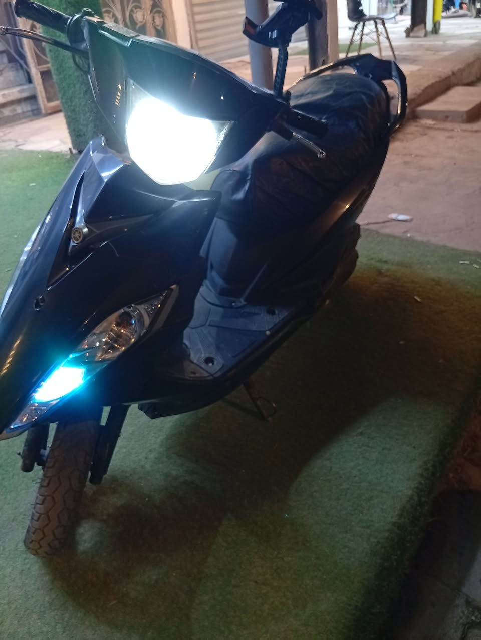 السلام عليكم ماكس مضلع للبيع الدراجه ما مفتوحه كفراتها اصليه رقمهم مثل رقم المكينه الدراجه مايحتاجلها أي نقص سلف هندر لايكات ايشاير كلهم شغالين السعر 800 وبيها مجال الطيبين مكاني البصره جنينه هاذي رقمي ***********
