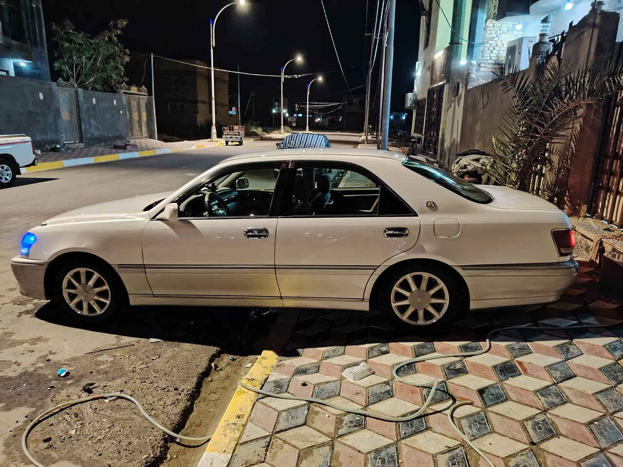 السلام عليكم للبيع ملكه فول 4 دكم كرستال مكينه ففي تي وكال من المالك فقط كمرك ما مدفوع ما عليه اشارةحجز دك حاسبه وين مايعجبك 85 وبيه مجال ملاحظه مكفوله من الكص ***********
