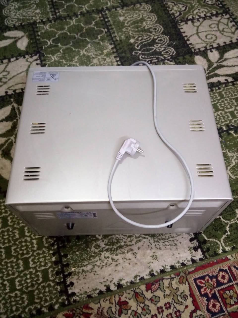 فرن كهربائي للبيع  سعر 50 وموبايل بوكو اكس C75 جديد سعر 175 وبي مجال ***********
