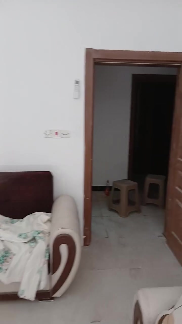 السلام عليكم ورحمة الله وبركاتة صباغ مصري درجة أولى دلل ***********
