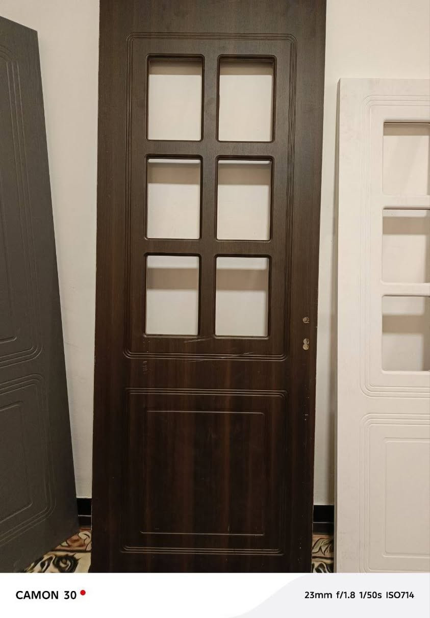 ا
السلا م عليكم
يوجد أبواب خشب
جديد تركي  أحجام  مختلة
استفسار الاتصال على الرقم
***********
