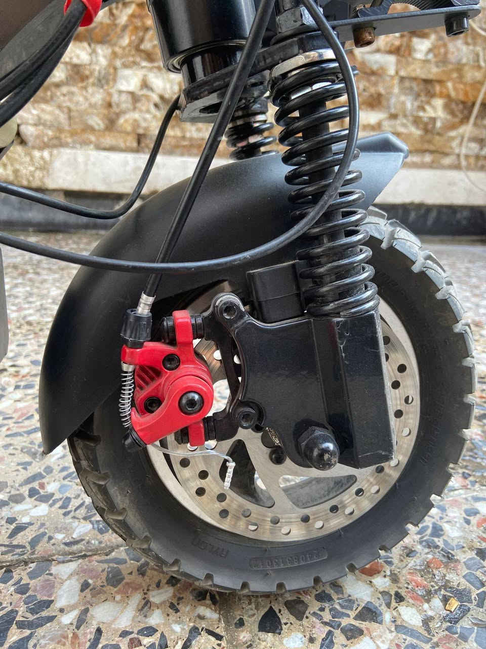 سكوتر للبيع بطاريات ليثيوم الشحنه الوحده تمشي45كيلو السعر400الف وبيها مجال عنواني بغداد السيدية للاستفسار ***********
