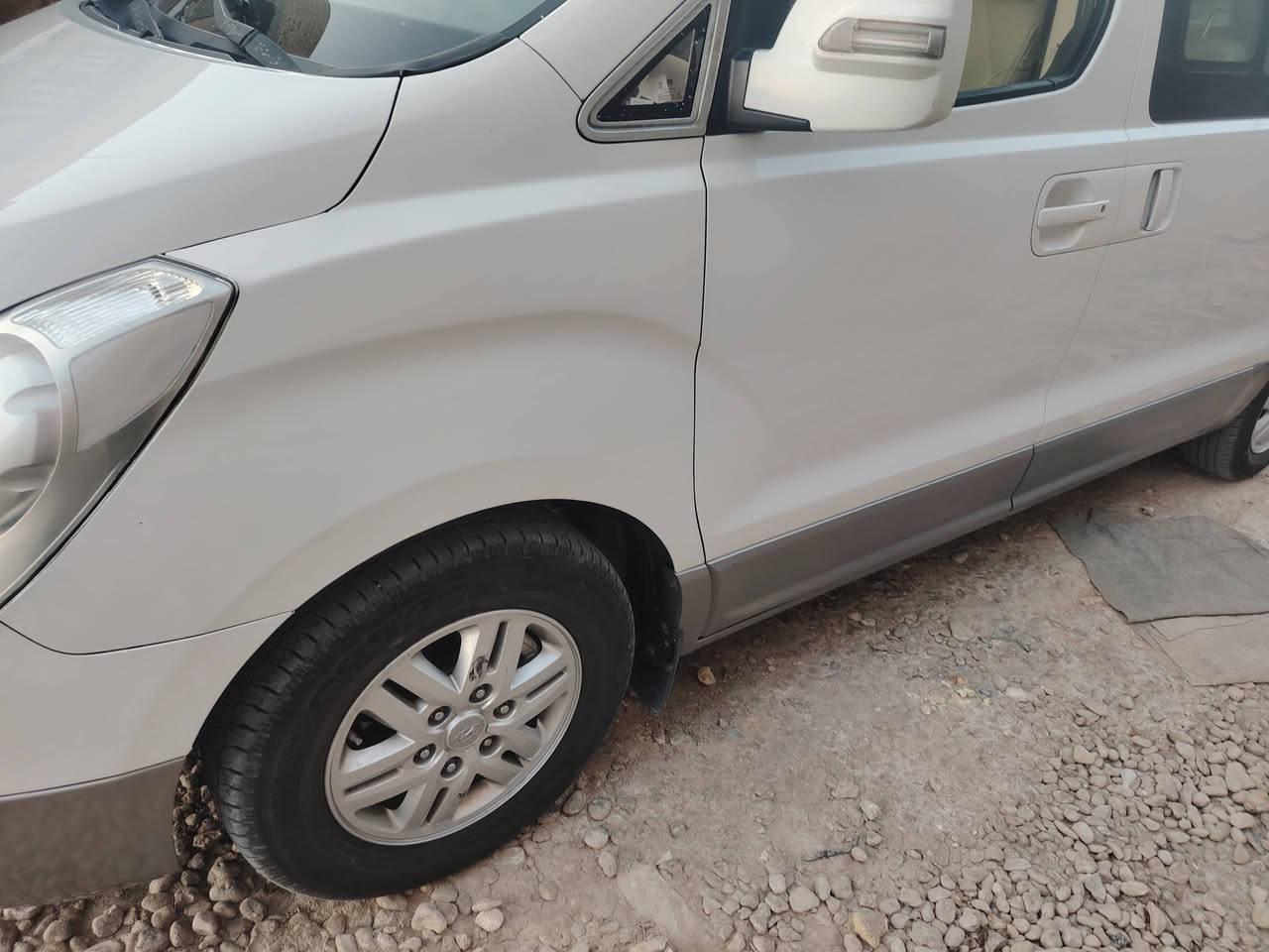 من رخصة مدير الكروب ستاركس مفتوح موديل ١٨ رقم بغداد محرك على شرط منظومة تبريد جديده تخم تاير حداديه مكفوله كفاله ماعده بارده مظحه بل صوره ***********
