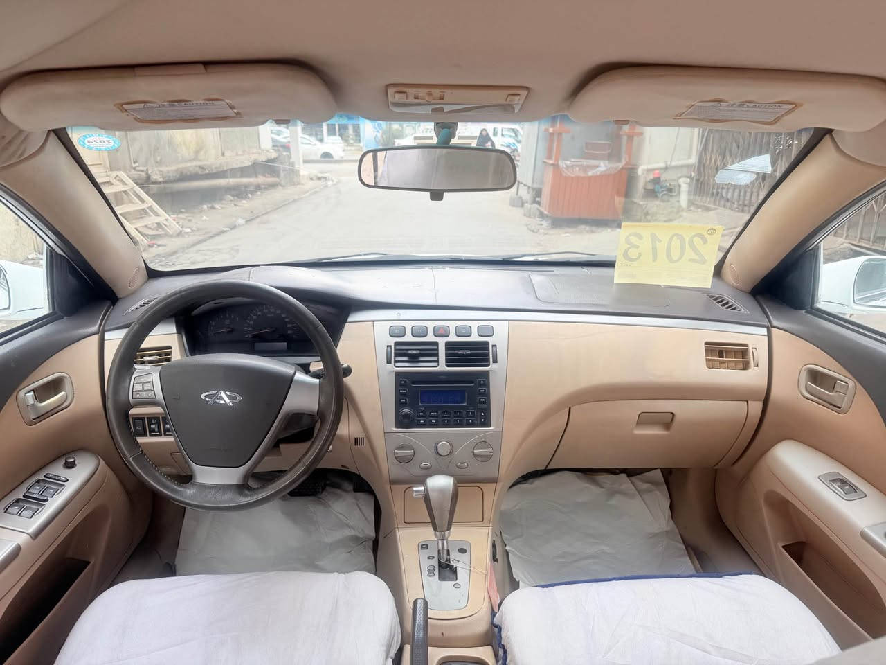 A5 
موديل 2013گير ومحرك شرط سيارة 110ماشية سنوية جديد لحد 2029 رقم دولي بيها دفتر بانزين بيها صبغ صندوق بدون دواخل چاملغ سايق بدون دواخل يعني قطعتين فقط صدر جديد تيارات جديد تبريد ثلج تدفئة شغال كهربائيات كلها شغال  سعر 57وبيها مجال بسيط رقم ***********عنوان كركوك طريق بغداد يم حلويات اطلس سيارة نظيف مال بيت بدون نواقص سعر مناسب كركوك, العراق
