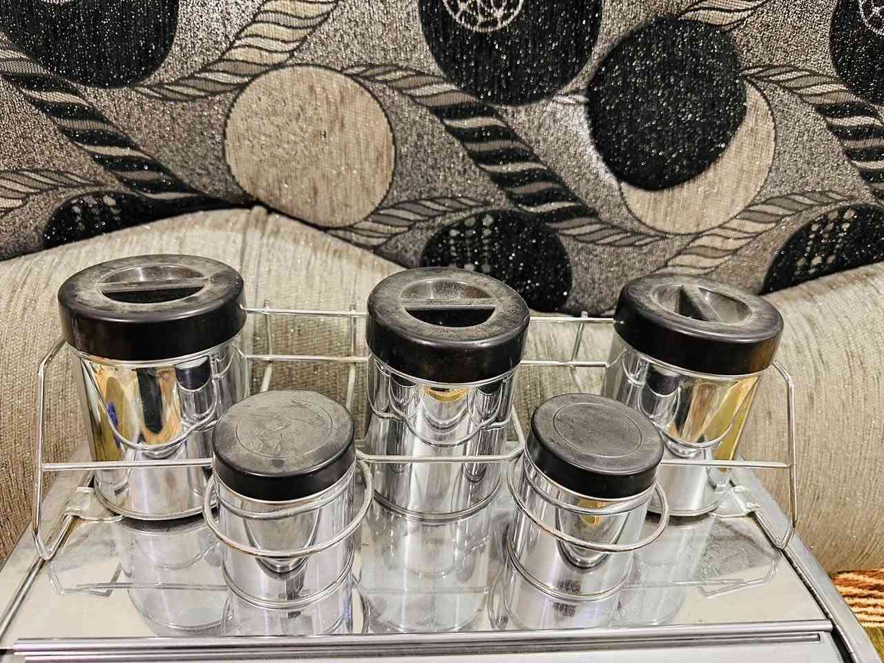 حافظة خبز جيل الطيبين ستيل قديم غير مستخدم مع خمسة علب ممالح وبهارات لوك يوجد توصيل


**إذا كنت صاحب هذا الإعلان وتريد حذفه لأي سبب، رجاءا أرسل رسالة إلى الدعم الفني**