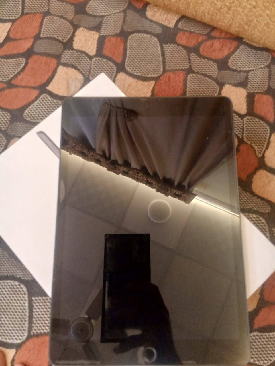 كتبي ايباد 9 ذاكره 64 مستخدم دراسه نضافه 99 بطاريه تقريب 90 او فوك رايته 250 وبي مجال بصيط العنوان حي العسكري ناصريه مركز ***********واتساب
