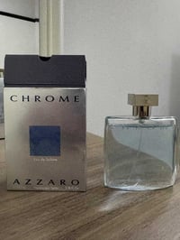 عطر عطر ازارو كروم للبيع مستخدم شي بسيط مثل ما موضح بالصوره   السعر : ...