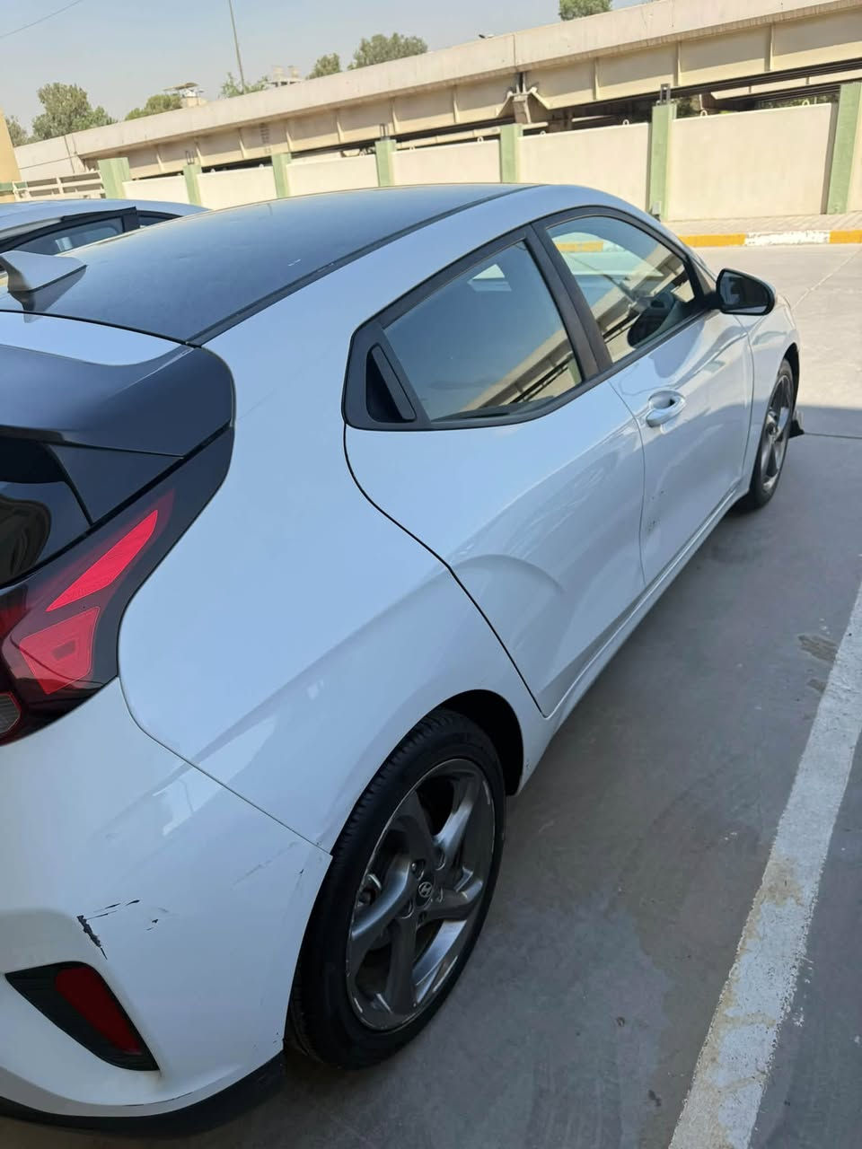 🚗 Hyundai Veloster 2020 للبيع (نظيف جداً)

فوليستر موديل 2020 بحالة مرتبة ونظيفة جداً، استخدام شخصي ويومي وبدون مشاكل تُذكر.

🔹 56 ألف ميل فقط
🔹 مكينة 2.0 قوية ونظيفة
🔹 قير أوتوماتيك سلس
🔹 تبريد شغال 100%
🔹 داخلية نظيفة ومرتبة جداً
🔹 سيارة تمشي يومي بدون أعطال
🔹 بيها صبغ (إصلاح سابق) مو تأثير على الاستخدام
- [ ] رقمها اربيل وباسمي تحويل مباشرة 

💰 السعر: 12,000$ قابل للتفاوض للجادين فقط

📍 بغداد
📞 للتواصل: ***********9

✨ السيارة جاهزة للمعاينة بأي وقت، واللي يشوفها على أرض الواقع يفرق حالتها فوراً

