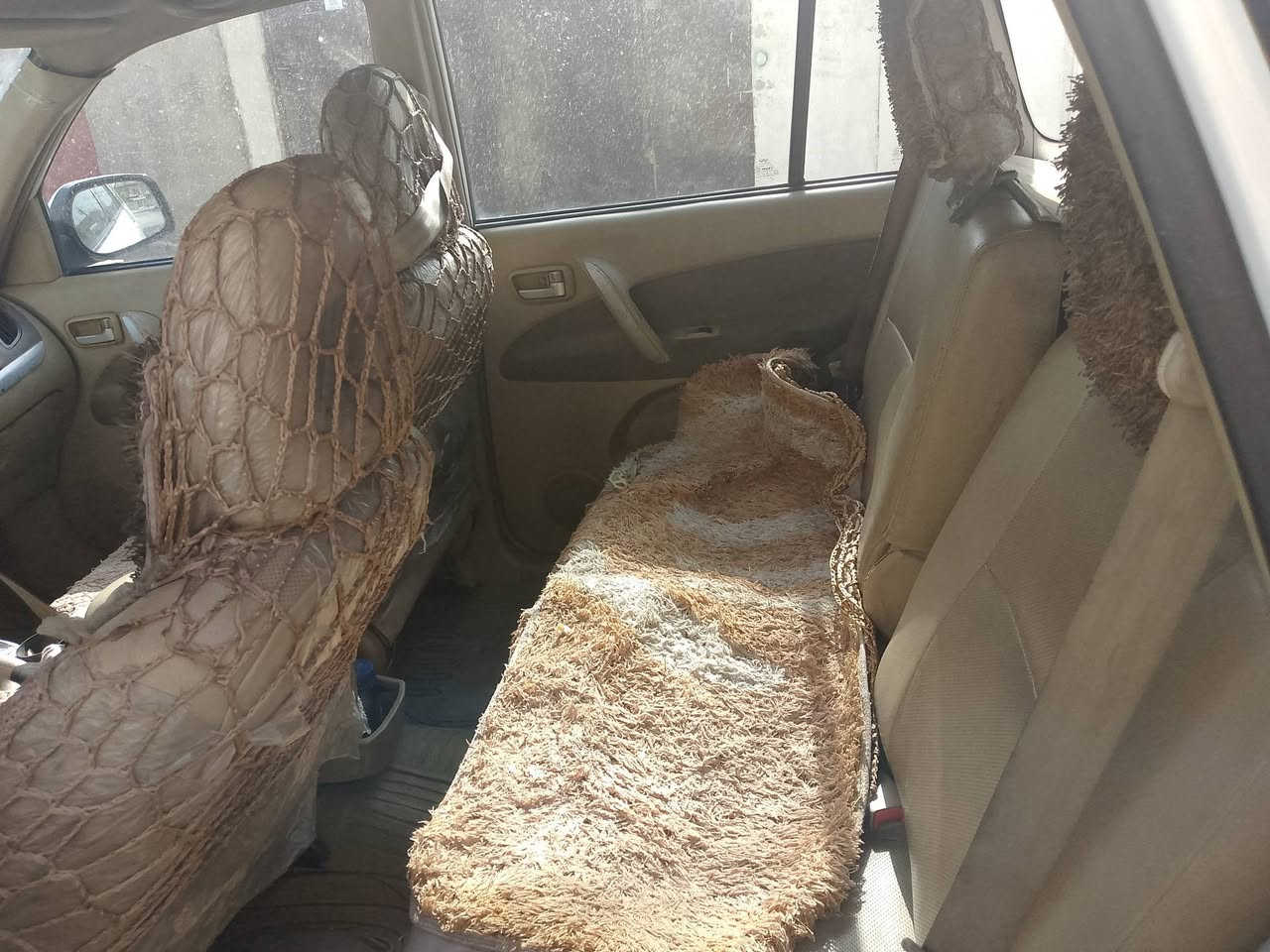 السلام عليكم 
سيارة تيكو 2011 للبيع 
علما أنه تم تجفيت الكير للبيع 
مع جزيل الشكر 
العنوان/بغداد /الزعفرانية/مدينة الرشيد/***********
