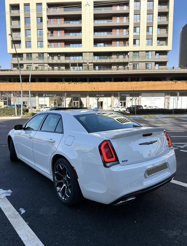 Chrysler Obama S 2015🤍
كرايسلر اوباما ٢٠١٥🔥

فول فول مواسفات ئیس معروفە پانوراما مکبرە بیتس
دعامی دبل لحیە شغال کشنات هیترو بعد مواسفات...
مكينة ٦سلندر حجم ٣.٦لتر 
ماشية ٨٣الف فقط سیارە صفر

سیارە کلین بدون صبغ بدون بارد
بس مکانین صغیر پیدی ئاڕ

السيارة جديدة ب معني الكلمة
السيارة كلش حلوة و نظيفة

السيارة رقم سلیمانیە الدولي سنوية جديدة باسمک انی و اكيد شرط التحويل 
مكفولة من كير و محرك و كهربائيات
 
مكان السيارة سلیمانیە
 سعر بلواتسئپ 📞☎️ 
 
***********☎️
