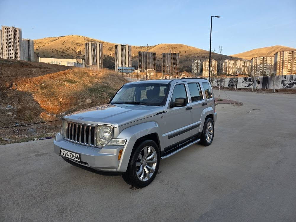 جيب ليبرتي مؤديل 2009 نمؤنه له جؤاني 
***********
***********
كيرئؤتؤماتيك ؤده بل ئه كسل كيرؤمه كينه ؤ ده بل ئه كسلي به شه رت ده عديل سؤرعه فؤرؤيل ته بريدساردؤكه رمي مه سبؤت ئاؤينه كاره با جام كاره با شه خال سؤيج كؤنترؤل ده بل ئيرباك مه ركه زي جؤار تايه ؤيلي تازه شاشه ئايبات كاميرا حازه لايد سينؤن بى ده عمؤبئ ليدرانه هيجي بيؤه نيه ره سمي سؤنه ريم داناؤه كشت كاره باهيي مه سبؤت بؤ نؤقساني مه كه رئ تيايه  يه ك به له بؤياخي هه يه كال بؤنه ؤه ي نيه ساردي نيه  جؤار رؤشه سه نه ؤي به سه ر جؤه ره قه مي تازه يه به ناؤي خؤمه ؤه يه به شه رتي ته حؤيلؤخرامه ؤ ؤه كاله تي به شه رت له سليمانيم (103)كه لاؤ كه ميك مؤعامه له به س بؤ فرؤشتنه كؤرينه ؤه ناكه م 
*********** السليمانية, العراق
