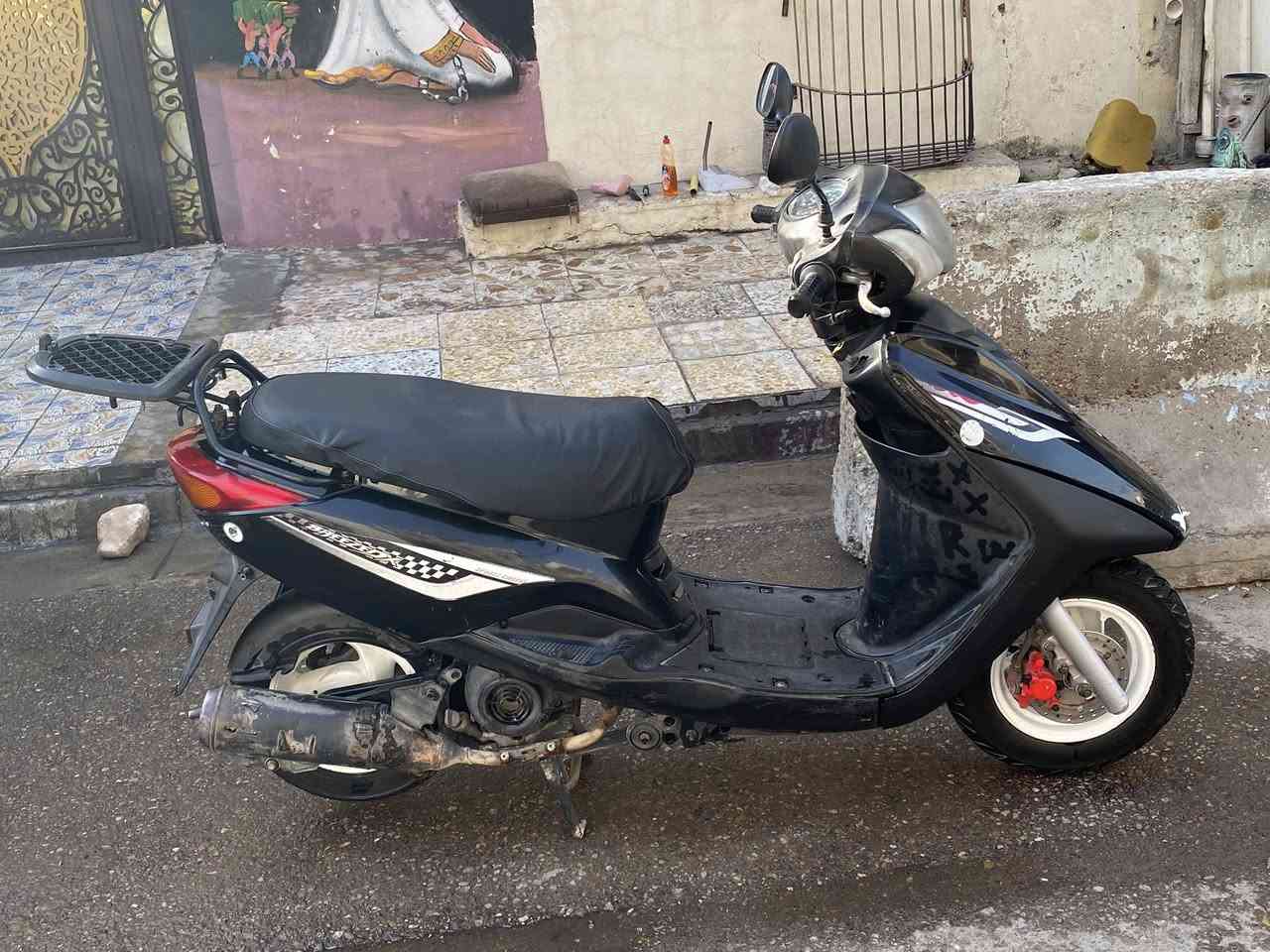 دراجة ببغاء صارلها ٤ اشهر من نازلة من الرمبة دراجة كاملة كهرباىيات شغاله كلها محرك برغي ممفتوح منه سلف نكرة دراجة كل نقص مابيها ب ٧٠٠ وبيها مجال مكاني كاظمية هذا رقمي ***********
