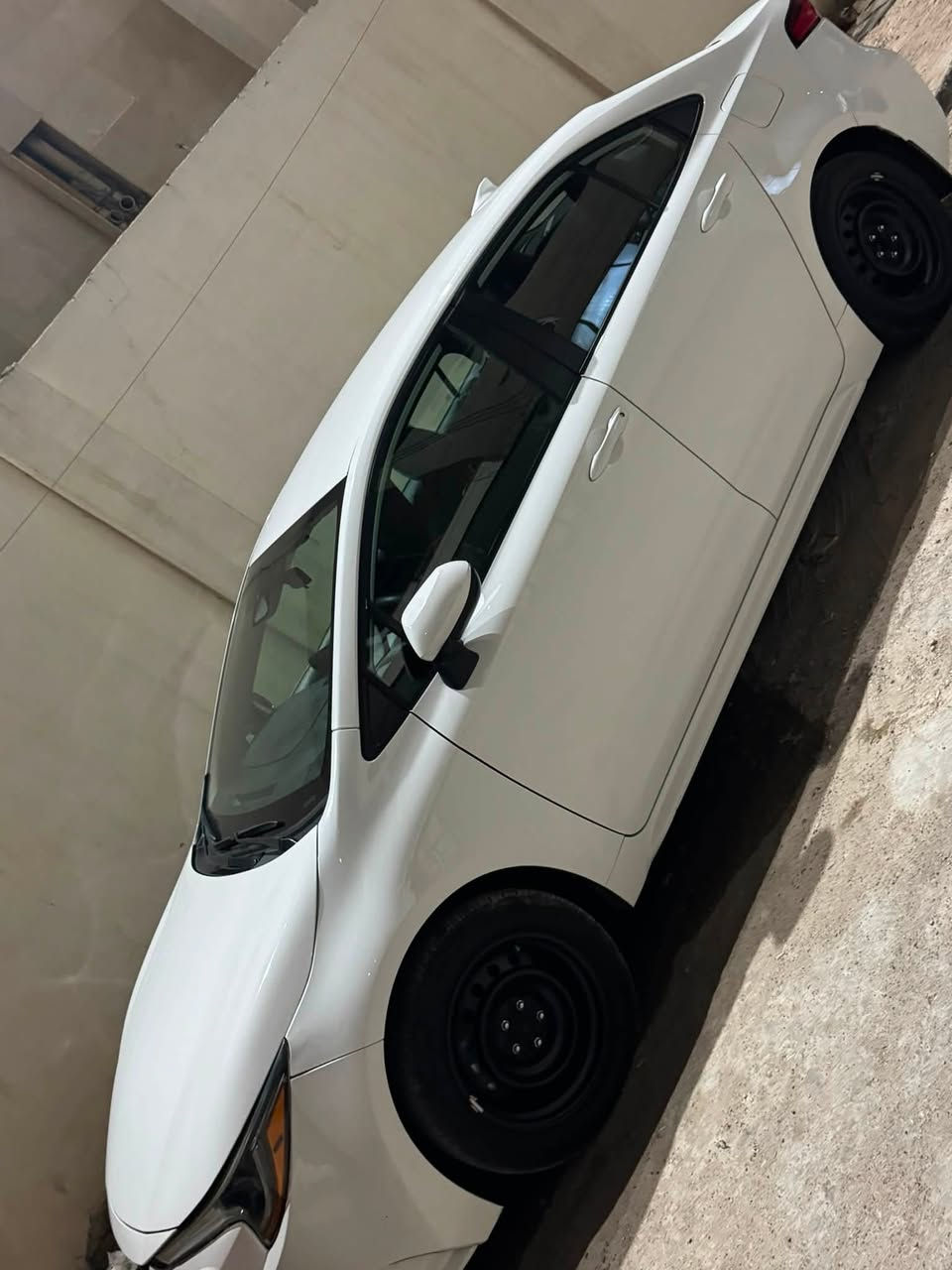 السلام عليكم
السعر 155وبيها مجال 
مكان سياره بغداد ورقم سياره بغداد
كورلا 2024وارد أمريكي حادثها جاملغ وبنيد وبيها راس شاصي 
مواصفتها عاديه LEسياره جديده كلش 
ايرباك راجع كله شغال سستمً ماشيه 10الف لون ابيض صدفي
مكينه 2000

***********فقط اتصال
