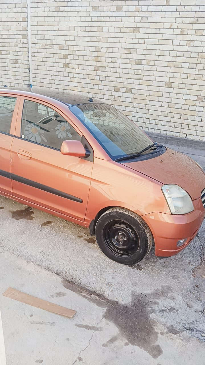 السلام عليكم
سياره بيكانتو موديل ٢٠٠٦ محرك اربعه سلندر اربع قطع صبغ اثر جراد مو حادث حداديه إماميه وخلفيه جديده قبل شهر سويتهن اربع دبلات جدد تبريد شغال كير ومكينه نضيفات كهرباءيات كله جديده السياره مناقصه اي شي 
السعر ٥٨ 
للاتصال ***********٠
