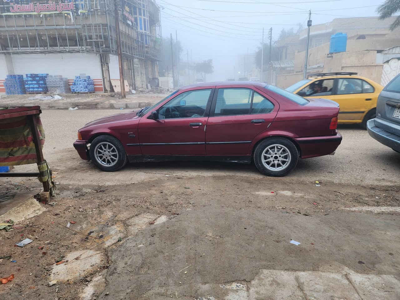 السلام عليكم
BMW صقر موديل 1992 مكينه وگير ونجي اوتو ماتيك  كامله
كهربائيات كامله
 تايرات نظيفات
رقم انكليزي رقم ميسان
السعر 38 ورقه مستعجل ع بيعتها
للاتصال ***********
