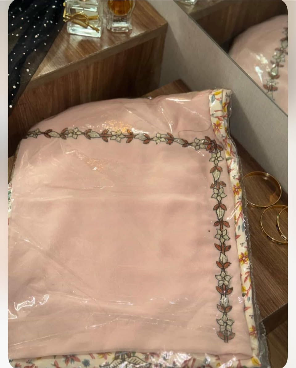 بنات هذني 12قطعه القماش حرير اندنوسي المخور ويا شال يجنن 🔥😍😍😍😍 وبأسعار مناسبه جداً فقط القطعه مع الشال ب 30 الف فقط


**إذا كنت صاحب هذا الإعلان وتريد حذفه لأي سبب، رجاءا أرسل رسالة إلى الدعم الفني**