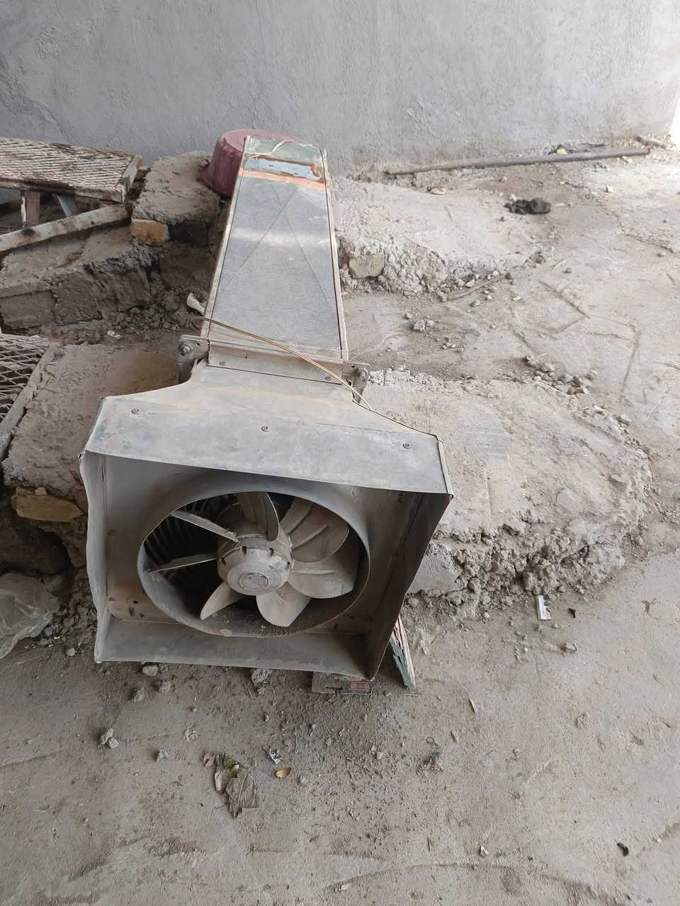 سلام عليكم
اغراض مستخدمة للبيع
 قيم السعر واخذ
-مثرامة لحم حجم 22 كبير
-بلور حجم كبير
-عارضة لحم
-طباخ 4 عيون كبيرة حديد ثقيل اصلي 
-عجانة كبيرة 
-مجمده وضع شركه
-عارضه 
-مفرغه مال شوايه 
العنوان كربلاء 
للاستفسار التواصل على الارقام التاليه اتصال او مراسله واتساب 
*********** واتساب فقط
***********
***********
