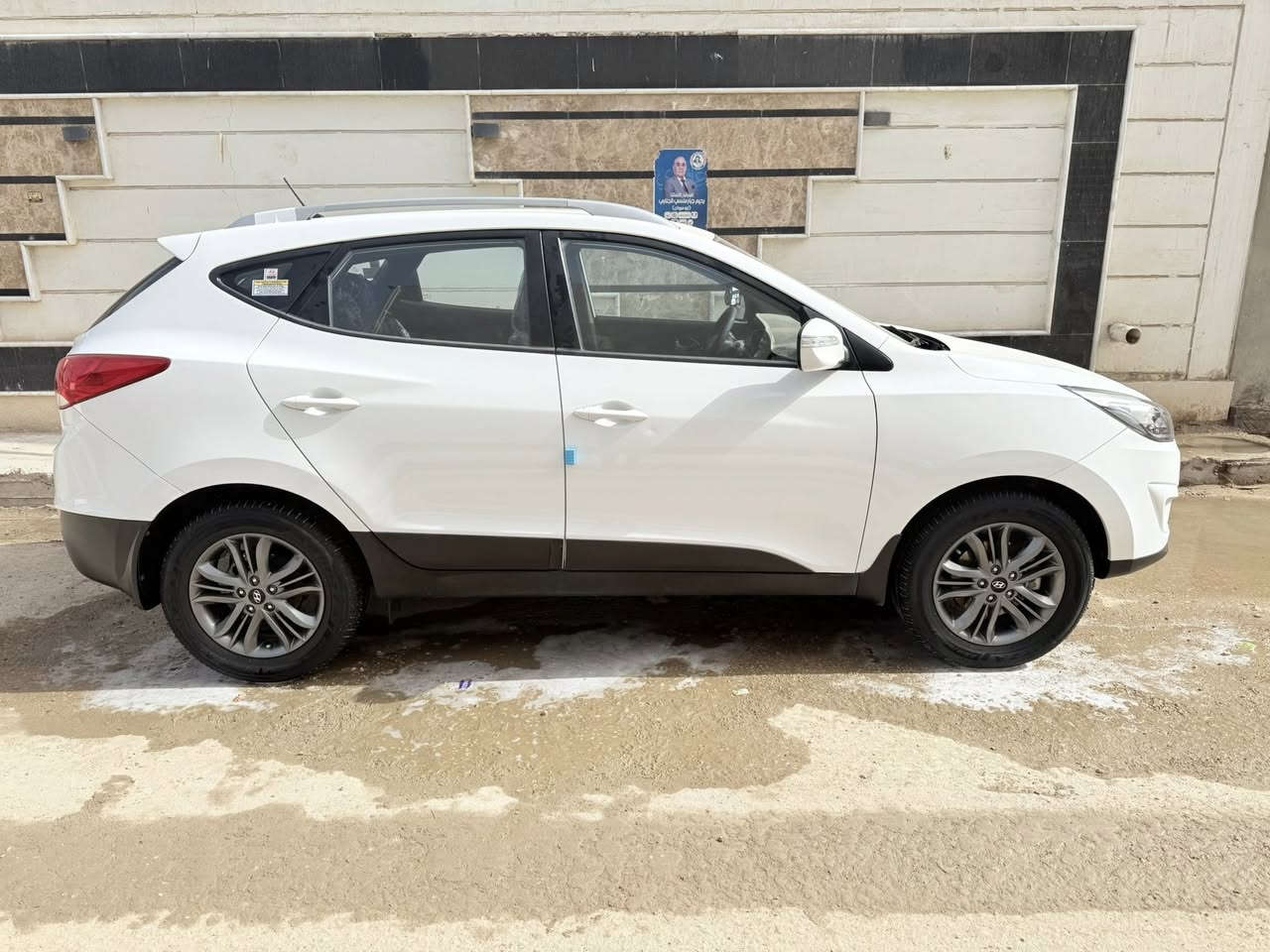 السلام عليكم
توكسان 2015 خليجي 
رقم بغداد 11
محرك 2000 دوش كير ٦ نمر 
ماشية 57 حقيقي 100‎%‎ 💡🛎️ 
استخدام شخص واحد من شركة 
لسه بسمه السنوية
كير محرك حدادية برغي مامفتوح 
عل وضع الشركه شرط الفحص 
تحكمات وكامرا بلادية 
السيارة مكفوله كفاله عامه 
من صبغ والتبديل والشخوط والرصعات 
حته الدعاميات بدون صبغ شرط السونار 
(عدا بارد شبر باب السائق )تخم تاير هستوني شاده سبير منازل التفاصيل بالصور 📷 مكان السيارة بالحلة السعر ١٦٧ مجال بسيط
***********  اتصل او واتساب
