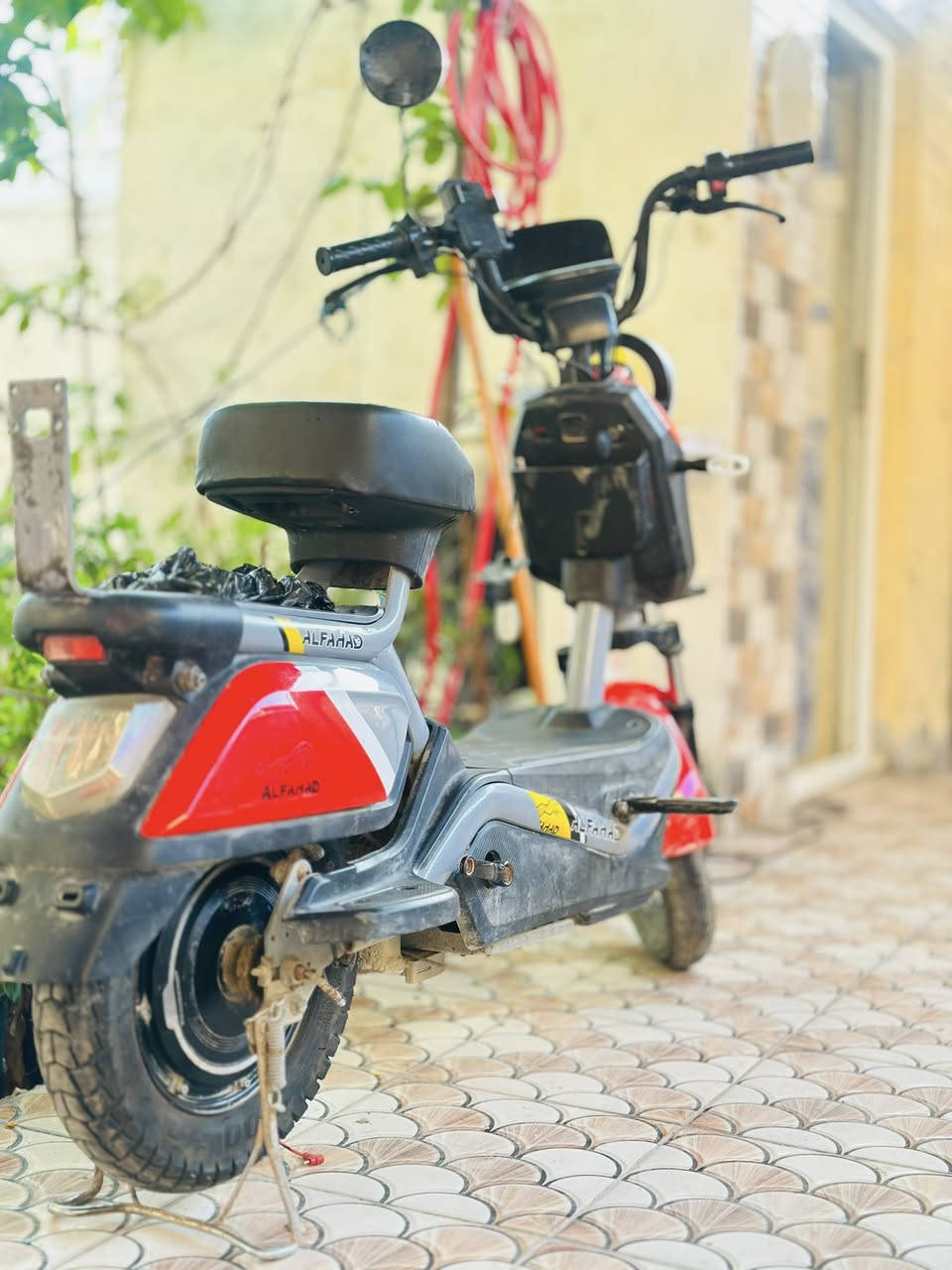 السلام عليكم

دراجه شحن للبيع ماصارلها فتره من اخذتها بطاريات بعدهن جدد بس الدراجه مهموله نقصها كشن خلفي فقط شاشه بلوتوث 4 نمر 5 بطاريات سعره 250 وبي مجال بسيط رقمي ***********
