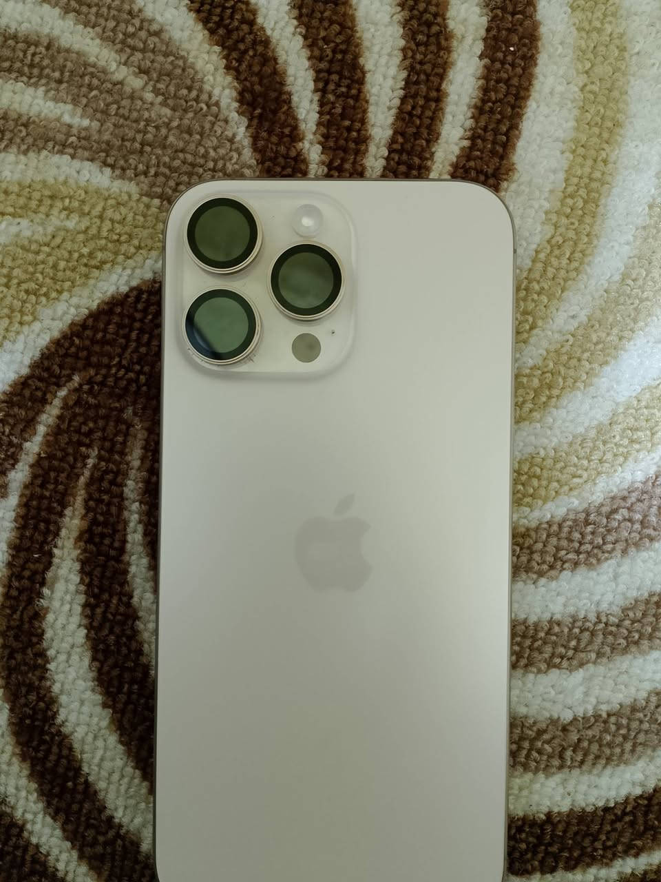 السلام عليكم 
ايفون 16 ابرو ماكس للبيع بطاريته 100% جهاز نضيف وما مستعمل اهوي قليل مكاني العماره السعر خاص للاستفسار ***********
