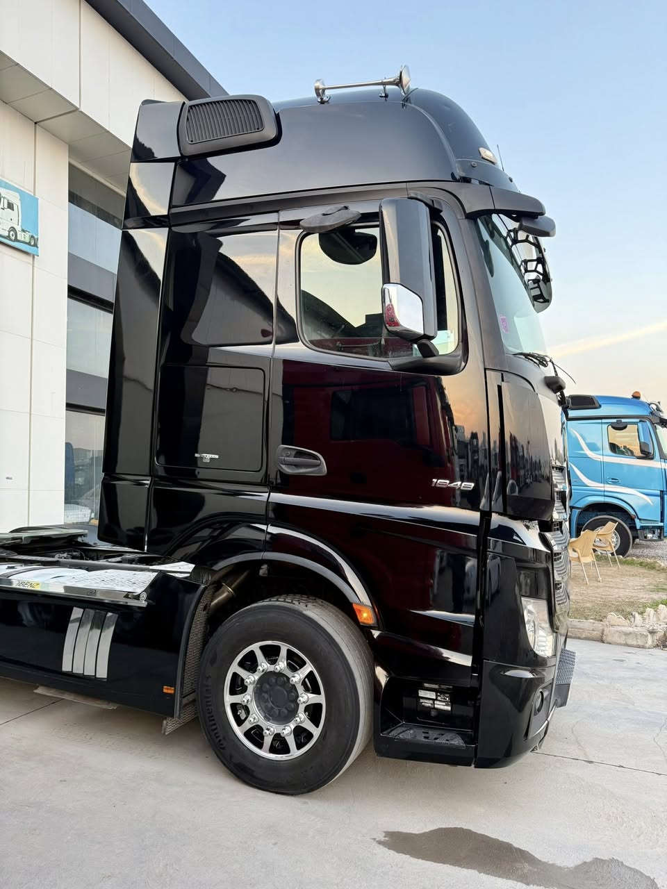 للبيع 
اكتروز وحش 
حجم 1848 
موديل 2017 
قماره عالي 
سعر 390
فول فول مواصفات 
عنوان كلار 
شركة جواني سردم 
***********
