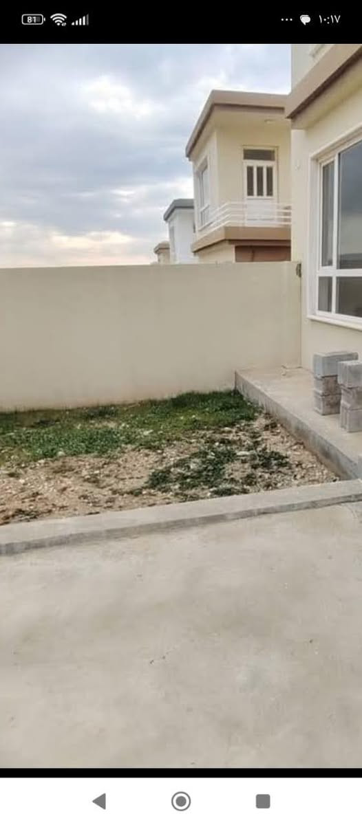 بيت للبيع مجمع كاني ستي غرفتين نوم وصاله ومطبخ وصحيات طابق ونص 200متر سعرها 4دفاتر 75ورقه***********واتساب
