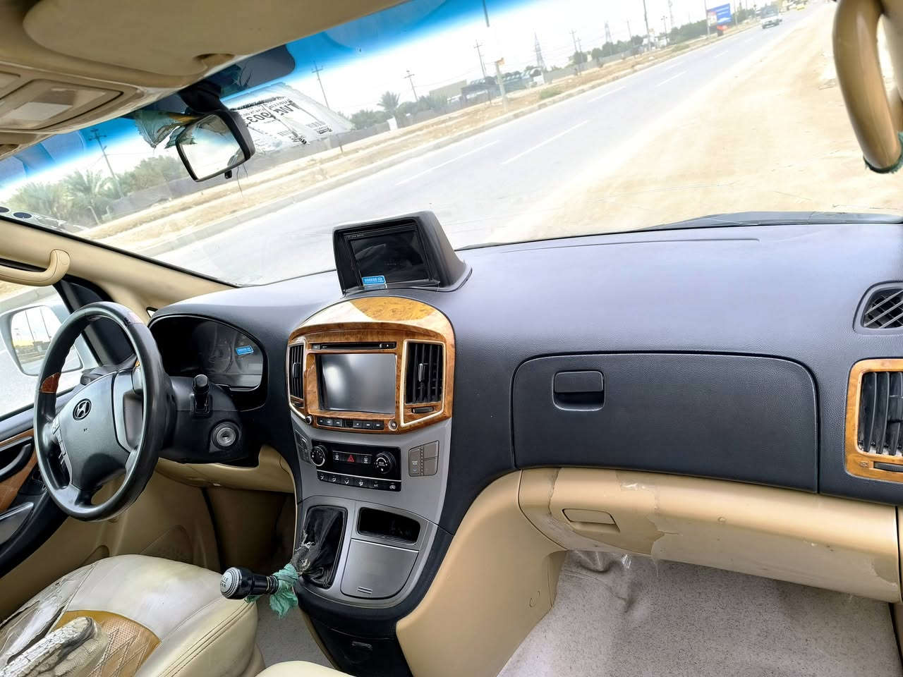 السلام عليكم ستاركس مديل 2017للبيع  رقم واسط مكفولة من الصبغ والتبديل بيها فقط بارد قليل مكينه جديده حداديه جديده داخل جديدمكان السياره بابل للستفسار اكثر رقم صاحب السياره ***********
