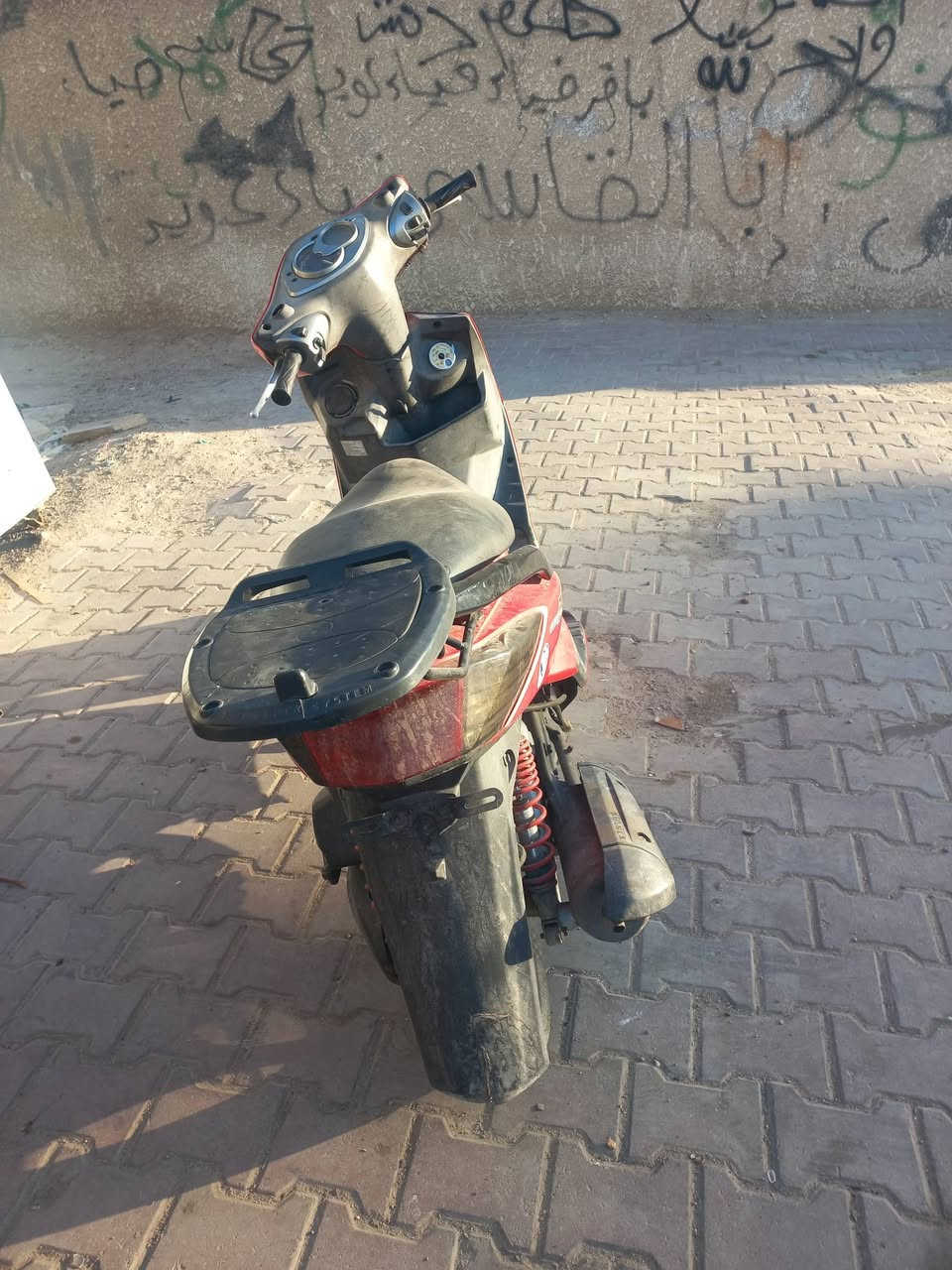 السلام عليكم دراجة للبيع سكنس كوري دراجة نضيفة ومستعجل ع البيع السعر 850 وبيها مجال *********** مكاني مدينة الصدر
