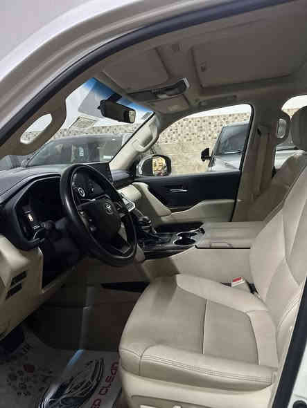 سلام عليكم لاندكروز موديل 2022 ماشية47الف ساز بيهه  بنيد بي طلقه خفيفه  كلش مكحله وباقي كفالة عامة السعر 65$ شراي اتصل ***********
