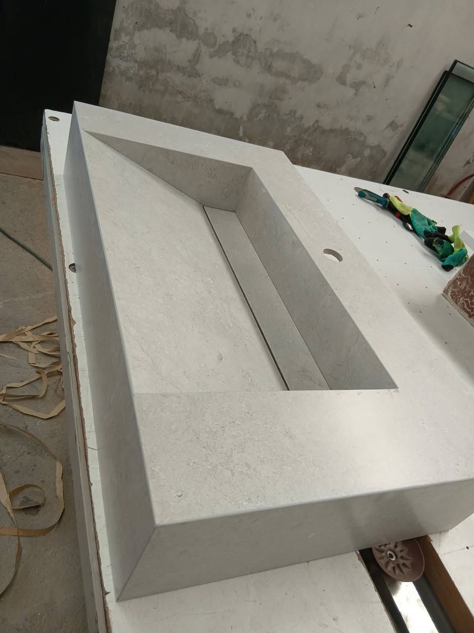 سلام عليكم عمل مغاسل بورسلاين حسب الطلب  والوان والقياس    رقم ***********
