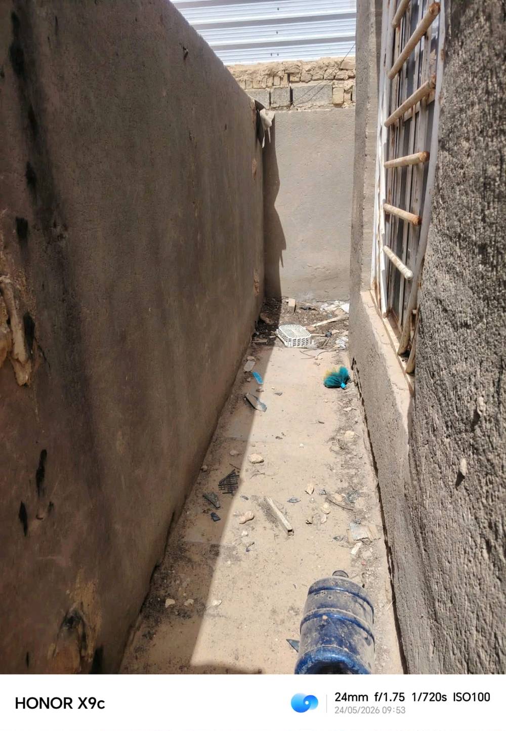 ١٦٥متر بيت بناء قديم يحتاج ترميم او تفلشه وتعيد بنائه  منطقة مجاري وجاي يجهزون للتبليط خيري مقابل الدواجن سعر جدا مناسب التواصل ع الخاص او ع الرقم   السعر ١٧ مليون وبيه مجال بعد ***********