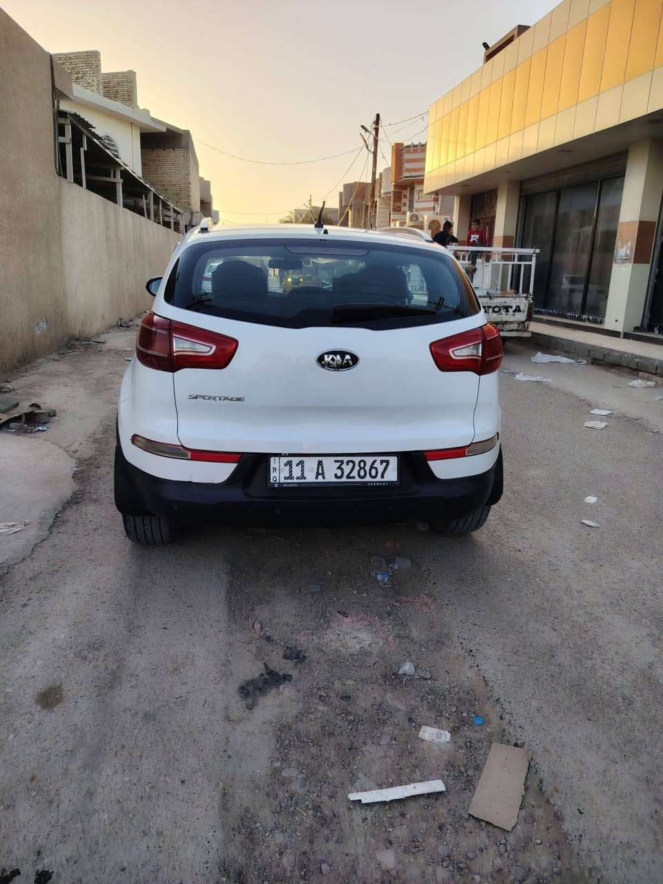 السلام عليكم
تحيه طيبه🌹
سبورتج  11 فول مواصفات خليجيه دوليه
سعر $139 وبيها مجال
محرك 2000
بنوراما
حساس خلفي
مري شفط
كرسي كهرباء للسائق
شاشه +كامره
كشنات جلد بلادي
مكفول من المحرك والكير
 بيها طعجة موضح بالصوره وبيها ملاحظات بسيطه
•..
الاستفسار ***********ديالي بعقوبه
