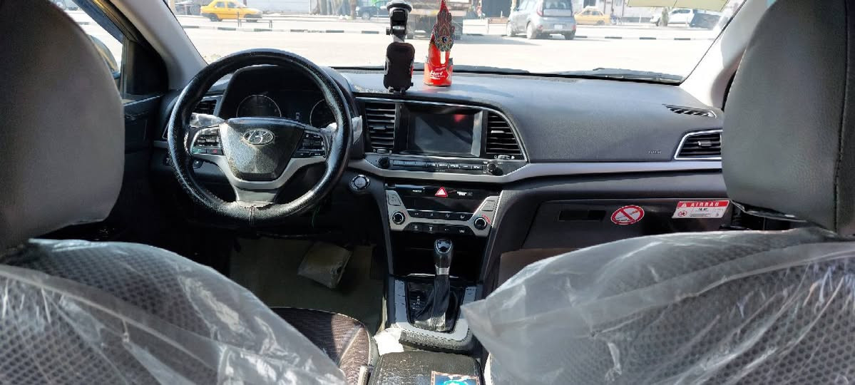 السلام عليكم سياره النتره مديل 17وارد امريكي حادثها كلش بسيط موضح بل صوره   السياره نضيفه خير من الله السياره جاهزه كير ومكينه وحداديه وتخم تاير السياره فول مواصفات فتحه وبصمه وتحكم استيرن وباقي المواصفات معروفه رقم بغداد مشروع وطني مصفره هيه وغرامات السعر 125وبيها مجال قليل رقم الهاتفف
*********** مكان السياره ميسان
