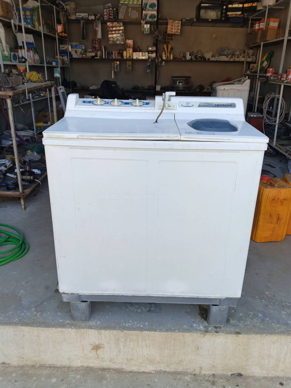 اجهزة منزلية للبيع شرط الشغل
اي جهاز معروض ضمان اسبوع ماعجبتك ترجع 
طباخ غاز 85 الف
اوفن 18 الف
طباخ كهربائي 15 الف
غسالة هيتاشي يباني  85 الف
غسالة هيتاشي تقليد 55 الف
