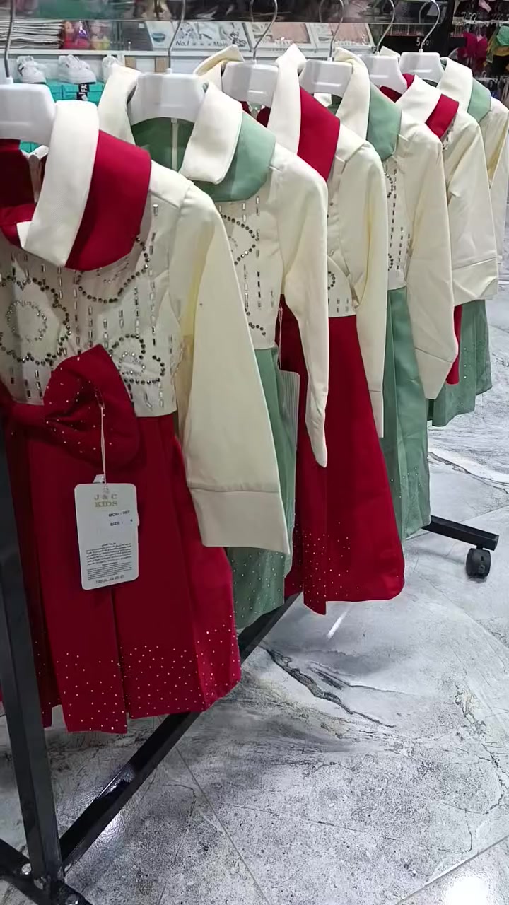 #شوفي عيني كميه الجمال بهذا الفستان 🥰
العنوان نجف حي الميلاد شارع السوك
الكندي للالبسة النسائية والاطفال 
tiktok.com/@apeel.alkndee


**إذا كنت صاحب هذا الإعلان وتريد حذفه لأي سبب، رجاءا أرسل رسالة إلى الدعم الفني**