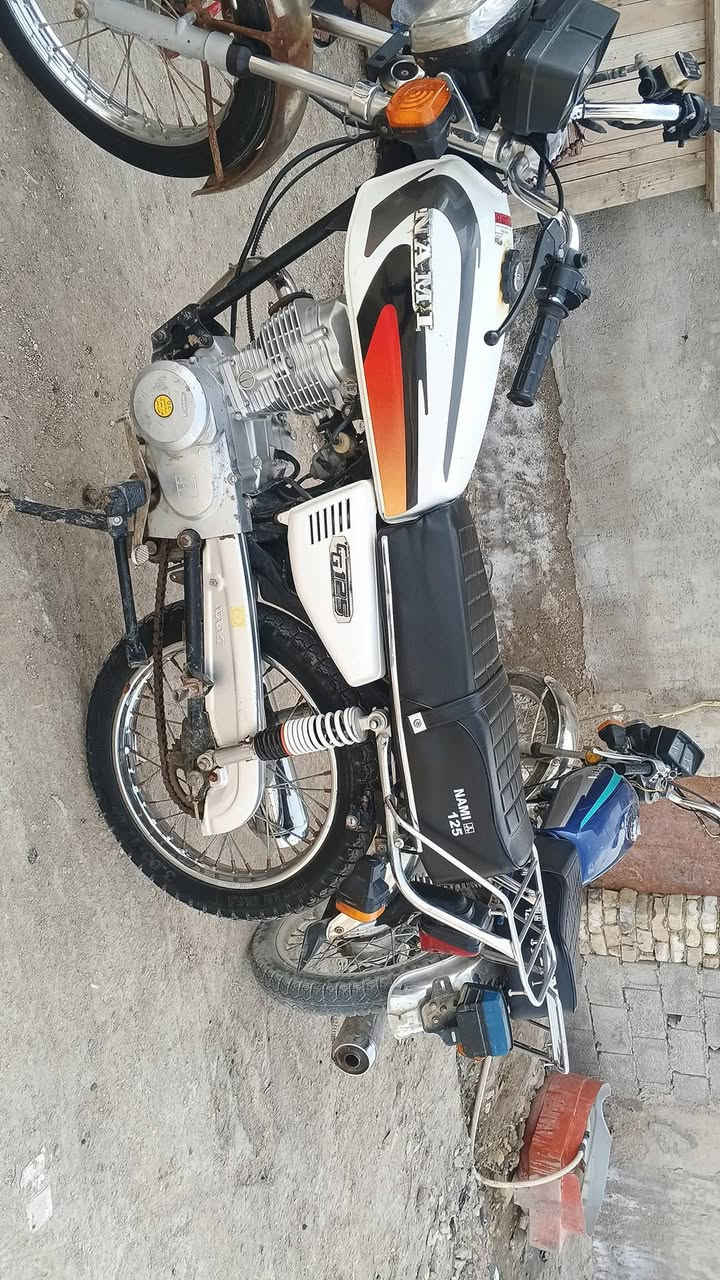 سلام عليكم للبيع دراجه نامه22 حلوه ومرتبه ما عوزه شي مكان كوت الشراي ينتصل عله الرقم 
***********
