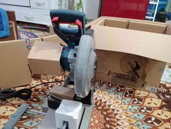 السلام عليكم اخوان عندي كتر بوش قطع بارد خديد 
ما مستخدم للبيع السعر (450$) دولار بيمجال العنوان بغداد 
رقم ***********
